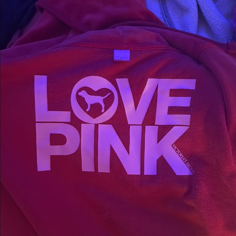 2005 VINTAGE VS PINK Red Velour matching Tracksuit set WITH PINK DOG ZIPPER PULL